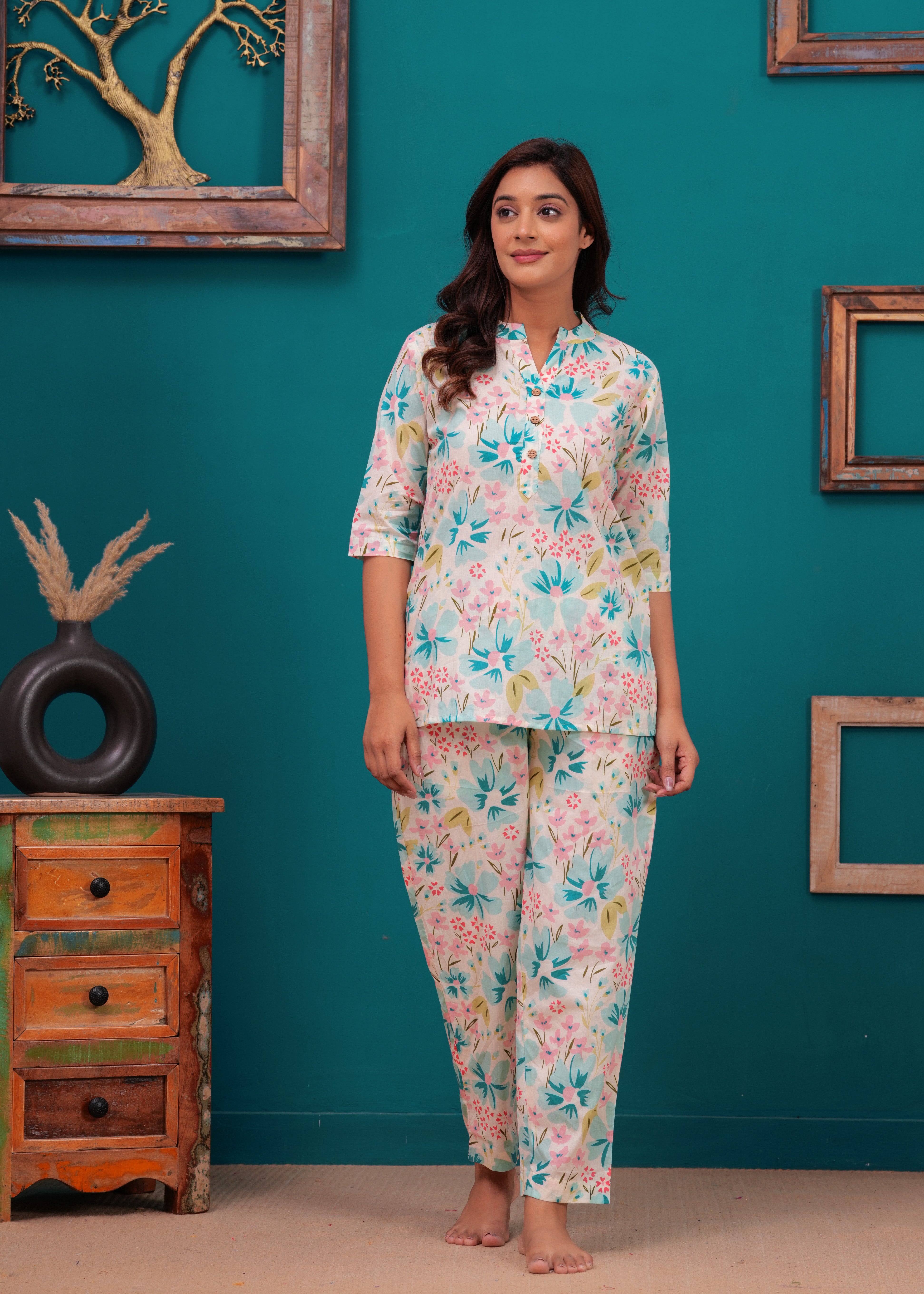 White Cotton Printed Co-Ord Set Kurta With Pant Set For Women
