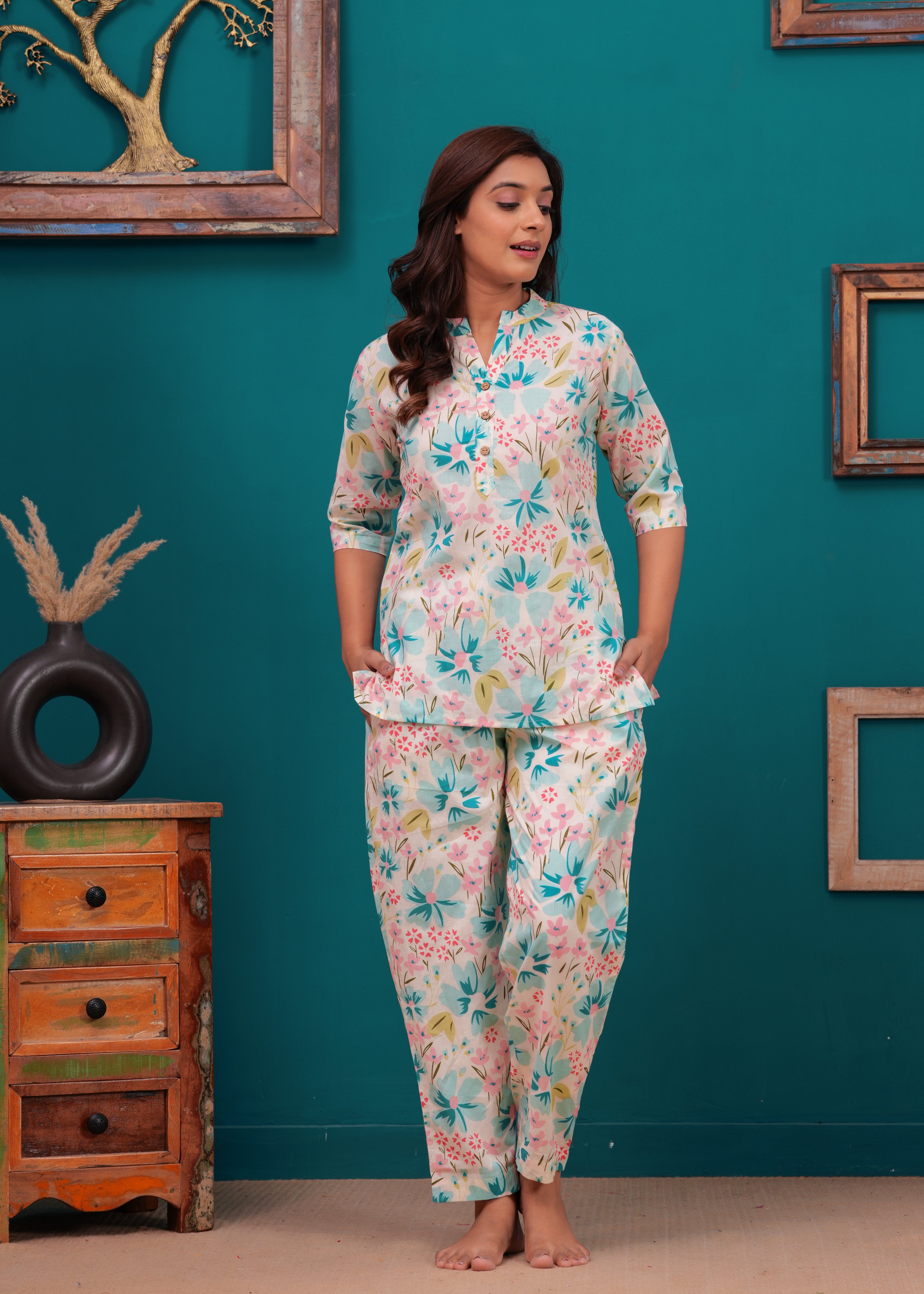 White Cotton Printed Co-Ord Set Kurta With Pant Set For Women